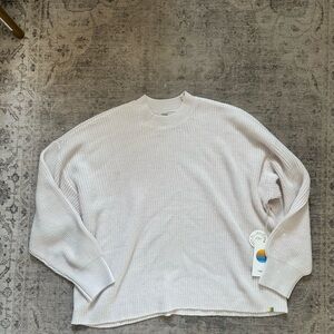 Vuori Women's Light Cream Crew Neck Sweater